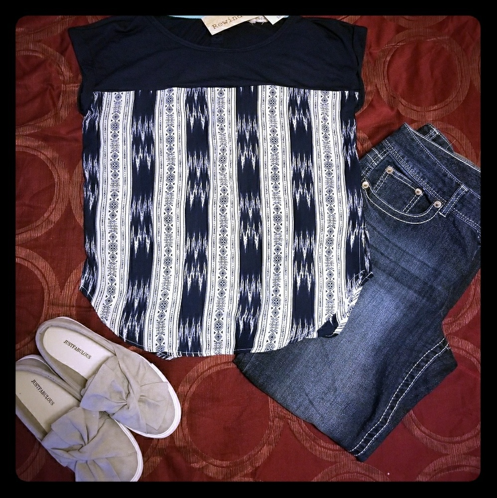 Adorable navy blouse